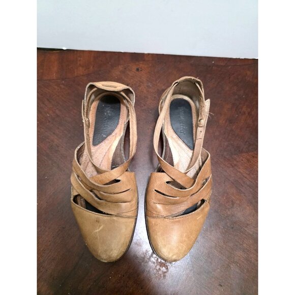 Patagonia Women's Mary Jane Tan Leather Strappy Sandals Buckle Closure Size 8 - Picture 2 of 11